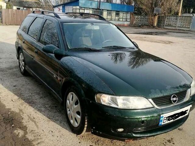 Зеленый Опель Вектра, объемом двигателя 2 л и пробегом 300 тыс. км за 2999 $, фото 1 на Automoto.ua