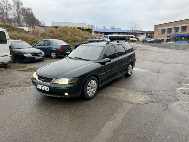 Зеленый Опель Вектра, объемом двигателя 1.6 л и пробегом 350 тыс. км за 1100 $, фото 1 на Automoto.ua