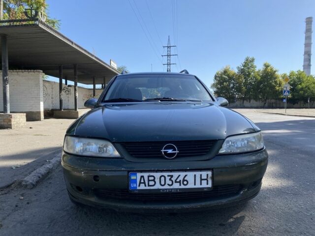 Зеленый Опель Вектра, объемом двигателя 1.6 л и пробегом 330 тыс. км за 1800 $, фото 1 на Automoto.ua