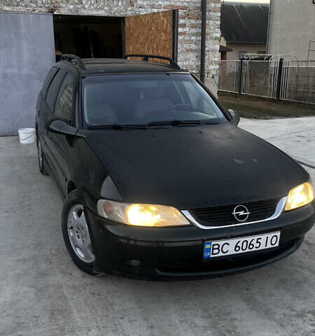Зеленый Опель Вектра, объемом двигателя 2 л и пробегом 346 тыс. км за 1950 $, фото 1 на Automoto.ua