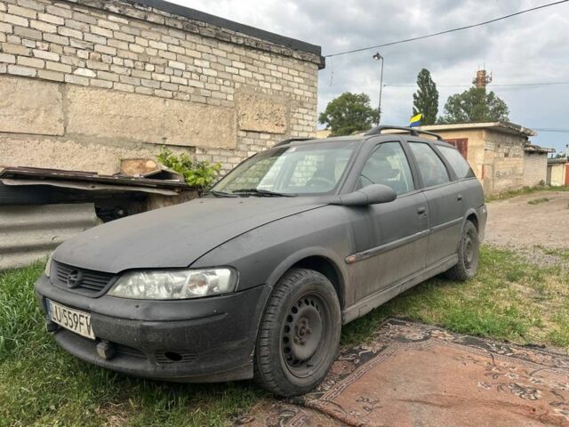 Зелений Опель Вектра, об'ємом двигуна 2 л та пробігом 300 тис. км за 899 $, фото 1 на Automoto.ua