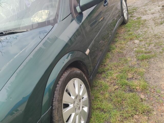 Зелений Опель Вектра, об'ємом двигуна 0 л та пробігом 390 тис. км за 2000 $, фото 1 на Automoto.ua