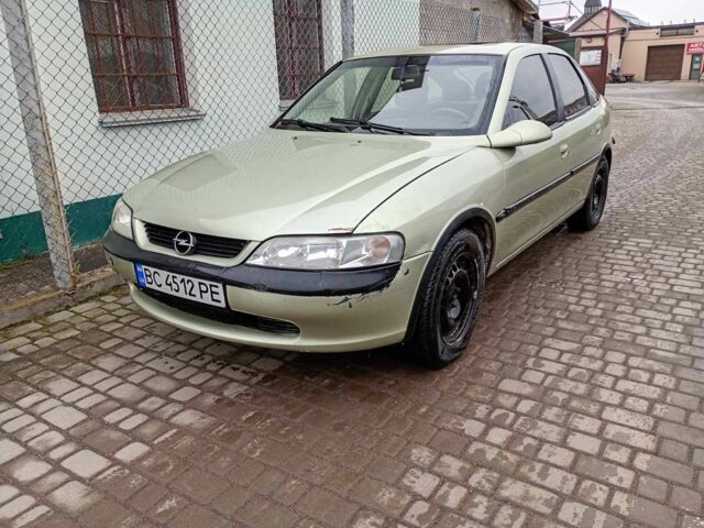 Зеленый Опель Вектра, объемом двигателя 2 л и пробегом 358 тыс. км за 1800 $, фото 1 на Automoto.ua