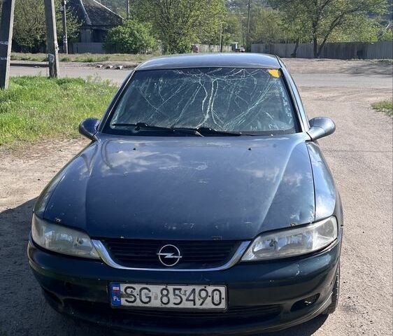 Зеленый Опель Вектра, объемом двигателя 2 л и пробегом 100 тыс. км за 800 $, фото 1 на Automoto.ua