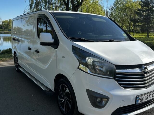 Белый Опель Виваро, объемом двигателя 1.6 л и пробегом 340 тыс. км за 12700 $, фото 1 на Automoto.ua