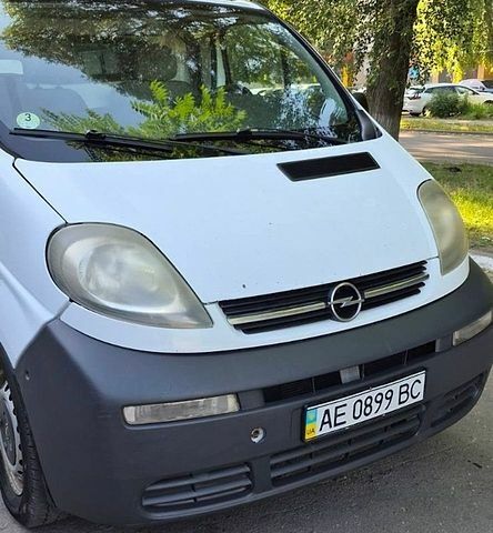 Белый Опель Виваро, объемом двигателя 1.87 л и пробегом 415 тыс. км за 3600 $, фото 1 на Automoto.ua