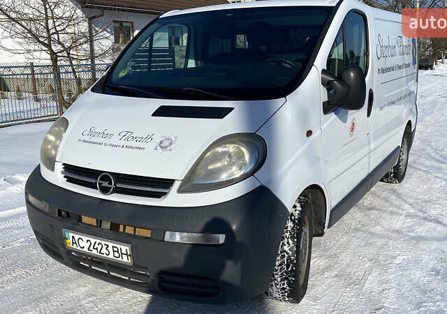 Білий Опель Віваро, об'ємом двигуна 1.87 л та пробігом 300 тис. км за 5500 $, фото 1 на Automoto.ua