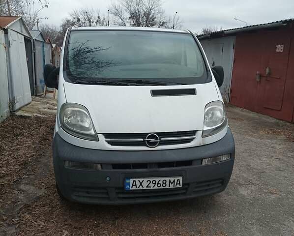 Белый Опель Виваро, объемом двигателя 1.87 л и пробегом 270 тыс. км за 7000 $, фото 1 на Automoto.ua