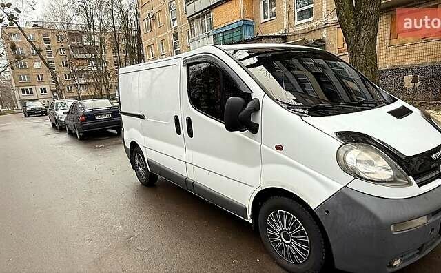 Белый Опель Виваро, объемом двигателя 1.9 л и пробегом 535 тыс. км за 4700 $, фото 1 на Automoto.ua