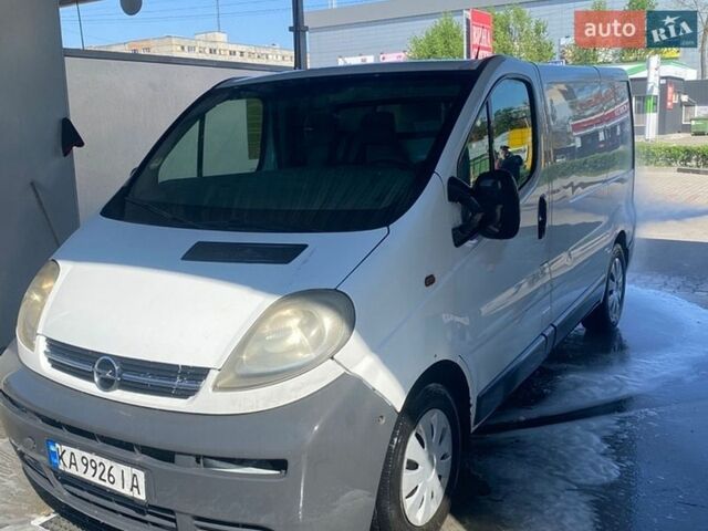 Белый Опель Виваро, объемом двигателя 1.9 л и пробегом 522 тыс. км за 4500 $, фото 1 на Automoto.ua
