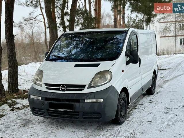 Белый Опель Виваро, объемом двигателя 1.9 л и пробегом 227 тыс. км за 6399 $, фото 1 на Automoto.ua