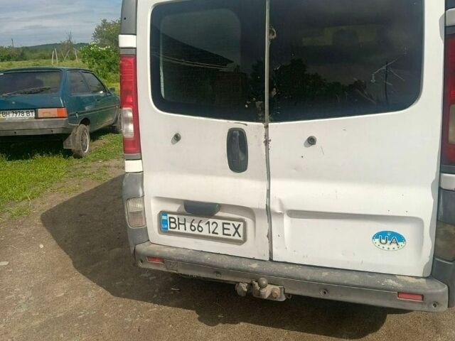 Белый Опель Виваро, объемом двигателя 2 л и пробегом 700 тыс. км за 3400 $, фото 1 на Automoto.ua