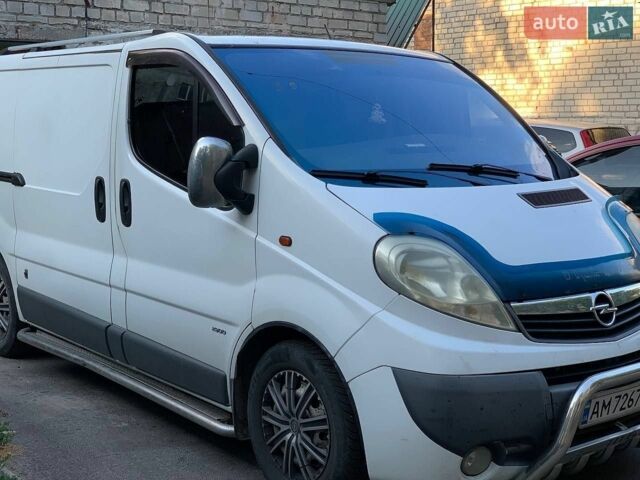 Белый Опель Виваро, объемом двигателя 1.87 л и пробегом 289 тыс. км за 9500 $, фото 1 на Automoto.ua
