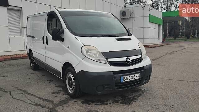 Белый Опель Виваро, объемом двигателя 2 л и пробегом 347 тыс. км за 7000 $, фото 1 на Automoto.ua