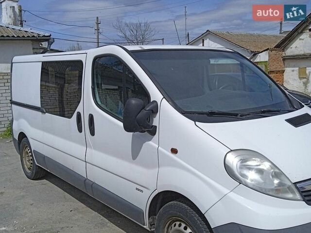 Белый Опель Виваро, объемом двигателя 2 л и пробегом 273 тыс. км за 9500 $, фото 1 на Automoto.ua