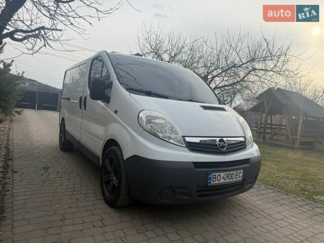 Білий Опель Віваро, об'ємом двигуна 2 л та пробігом 300 тис. км за 9999 $, фото 1 на Automoto.ua
