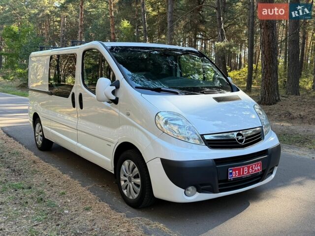 Белый Опель Виваро, объемом двигателя 2 л и пробегом 242 тыс. км за 14800 $, фото 1 на Automoto.ua