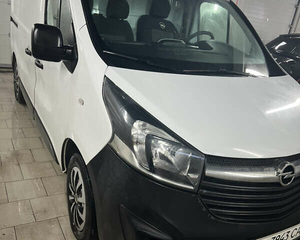 Белый Опель Виваро, объемом двигателя 1.6 л и пробегом 238 тыс. км за 11300 $, фото 1 на Automoto.ua