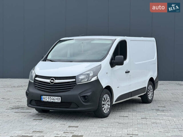 Белый Опель Виваро, объемом двигателя 1.6 л и пробегом 258 тыс. км за 10499 $, фото 1 на Automoto.ua