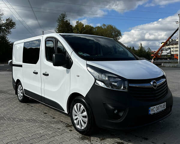 Белый Опель Виваро, объемом двигателя 1.6 л и пробегом 210 тыс. км за 10500 $, фото 1 на Automoto.ua