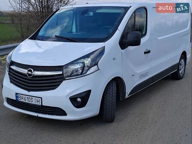 Белый Опель Виваро, объемом двигателя 1.6 л и пробегом 255 тыс. км за 10700 $, фото 1 на Automoto.ua