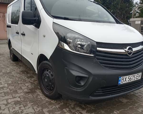 Білий Опель Віваро, об'ємом двигуна 1.6 л та пробігом 240 тис. км за 9850 $, фото 1 на Automoto.ua