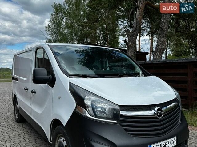 Белый Опель Виваро, объемом двигателя 1.6 л и пробегом 229 тыс. км за 11500 $, фото 1 на Automoto.ua