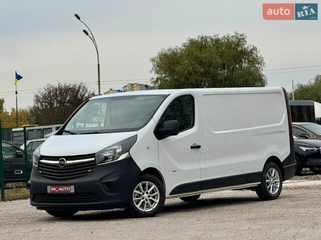 Белый Опель Виваро, объемом двигателя 1.6 л и пробегом 141 тыс. км за 13800 $, фото 1 на Automoto.ua
