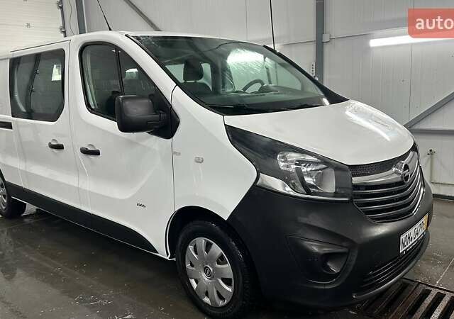 Білий Опель Віваро, об'ємом двигуна 1.6 л та пробігом 233 тис. км за 16000 $, фото 1 на Automoto.ua