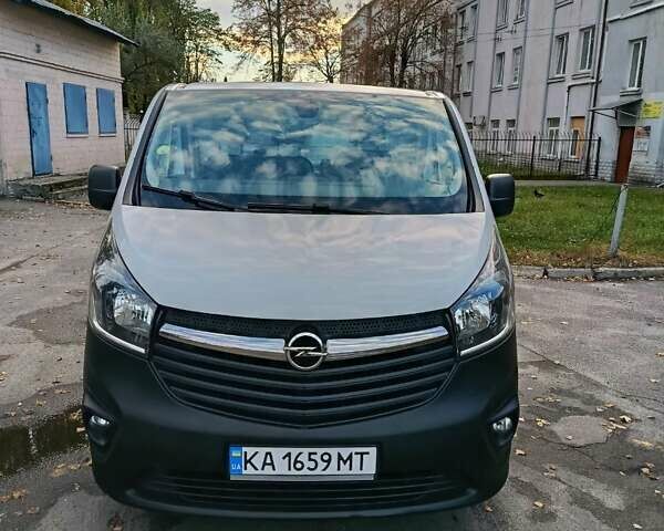 Білий Опель Віваро, об'ємом двигуна 1.6 л та пробігом 179 тис. км за 12800 $, фото 1 на Automoto.ua