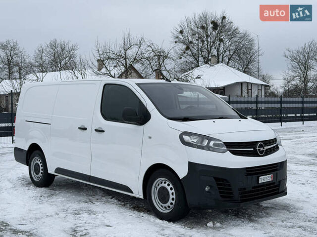 Білий Опель Віваро, об'ємом двигуна 2 л та пробігом 180 тис. км за 17000 $, фото 1 на Automoto.ua