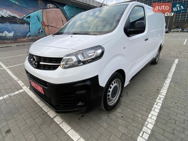 Білий Опель Віваро, об'ємом двигуна 2 л та пробігом 110 тис. км за 18300 $, фото 1 на Automoto.ua