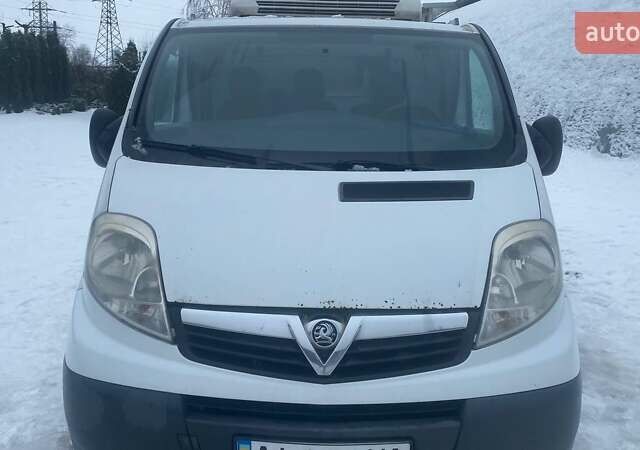 Белый Опель Виваро, объемом двигателя 2 л и пробегом 799 тыс. км за 6500 $, фото 1 на Automoto.ua