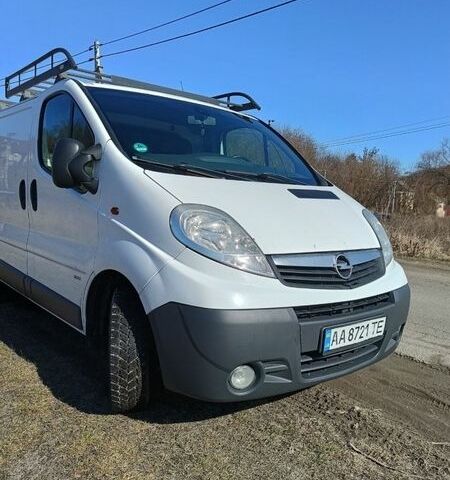 Білий Опель Віваро, об'ємом двигуна 2 л та пробігом 252 тис. км за 12000 $, фото 1 на Automoto.ua