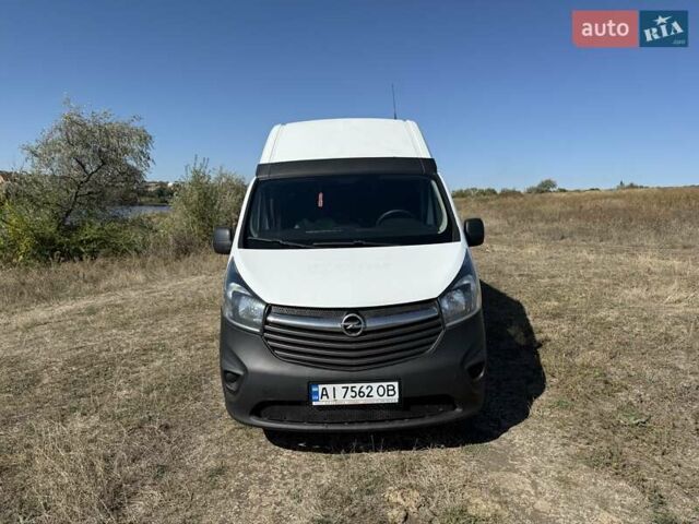 Белый Опель Виваро, объемом двигателя 1.6 л и пробегом 325 тыс. км за 11600 $, фото 1 на Automoto.ua