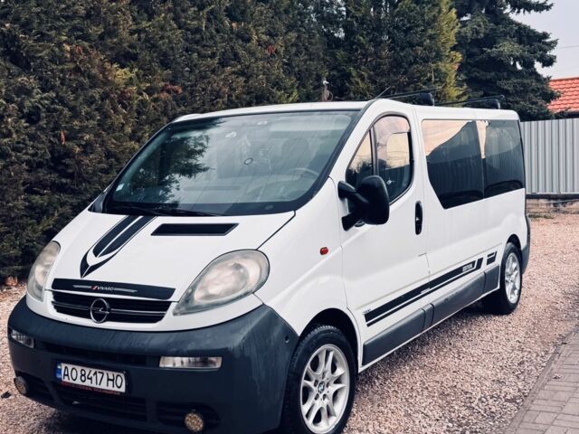 Белый Опель Виваро, объемом двигателя 1.9 л и пробегом 130 тыс. км за 6571 $, фото 1 на Automoto.ua