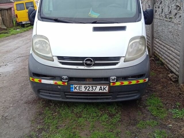 Белый Опель Виваро, объемом двигателя 1.9 л и пробегом 500 тыс. км за 3700 $, фото 1 на Automoto.ua