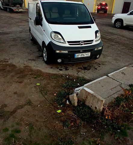Белый Опель Виваро, объемом двигателя 1.9 л и пробегом 335 тыс. км за 6700 $, фото 1 на Automoto.ua