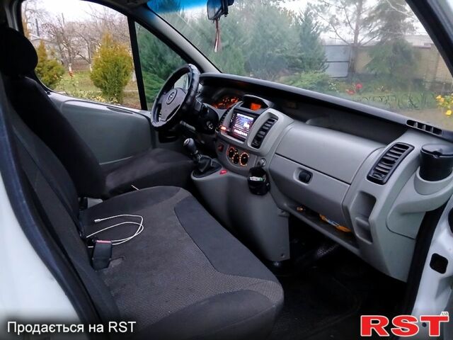 Білий Опель Віваро, об'ємом двигуна 1.9 л та пробігом 360 тис. км за 6400 $, фото 1 на Automoto.ua