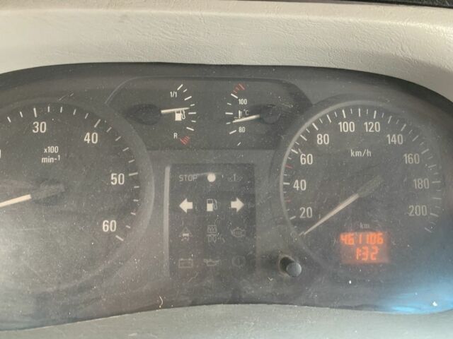 Білий Опель Віваро, об'ємом двигуна 1.9 л та пробігом 400 тис. км за 6000 $, фото 1 на Automoto.ua