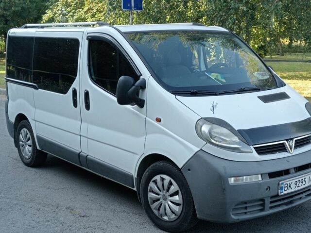 Белый Опель Виваро, объемом двигателя 1.9 л и пробегом 320 тыс. км за 8500 $, фото 1 на Automoto.ua