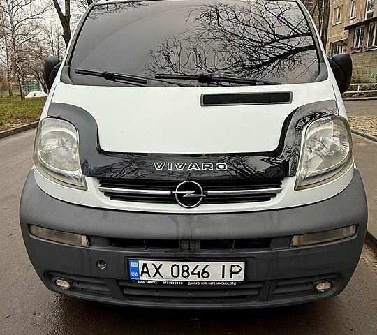 Белый Опель Виваро, объемом двигателя 1.9 л и пробегом 535 тыс. км за 4700 $, фото 1 на Automoto.ua