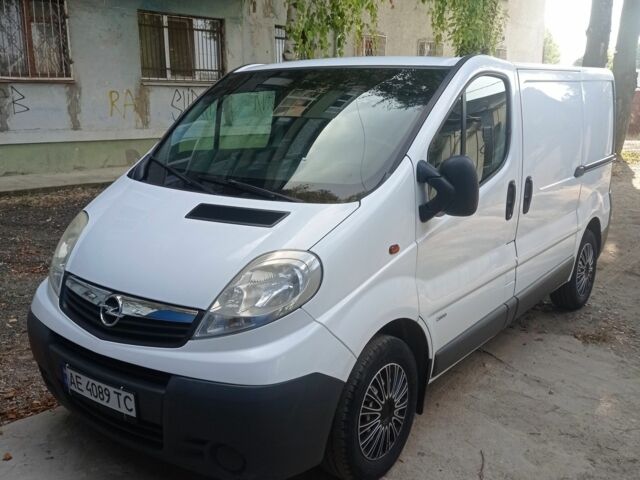 Белый Опель Виваро, объемом двигателя 2 л и пробегом 292 тыс. км за 8499 $, фото 1 на Automoto.ua