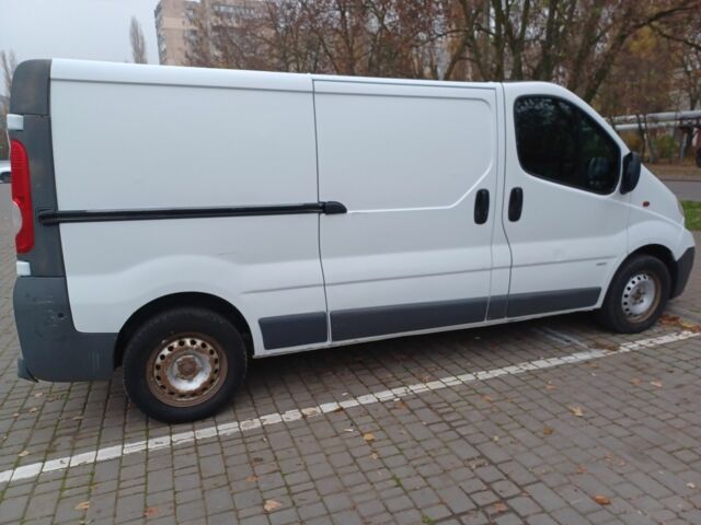 Белый Опель Виваро, объемом двигателя 2 л и пробегом 308 тыс. км за 8484 $, фото 1 на Automoto.ua