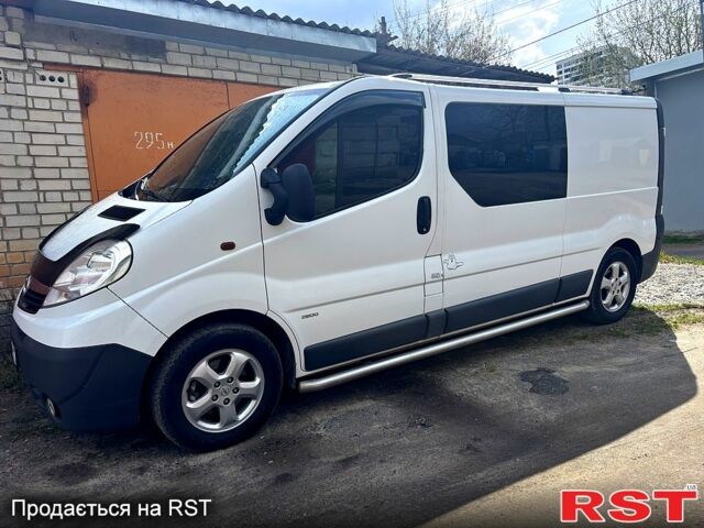 Белый Опель Виваро, объемом двигателя 2 л и пробегом 332 тыс. км за 12800 $, фото 1 на Automoto.ua