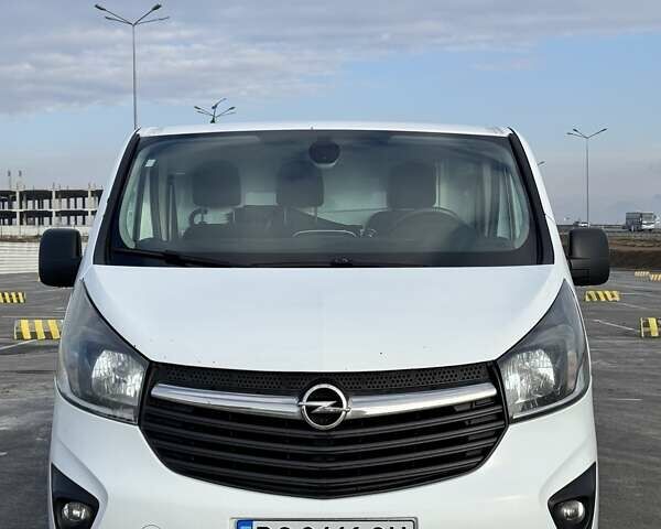 Белый Опель Виваро, объемом двигателя 1.6 л и пробегом 329 тыс. км за 10490 $, фото 1 на Automoto.ua