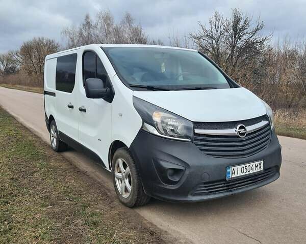 Белый Опель Виваро, объемом двигателя 1.6 л и пробегом 240 тыс. км за 12000 $, фото 1 на Automoto.ua