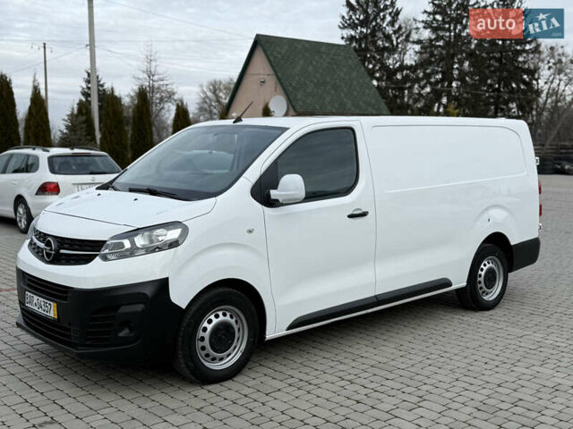 Белый Опель Виваро, объемом двигателя 2 л и пробегом 93 тыс. км за 17500 $, фото 1 на Automoto.ua