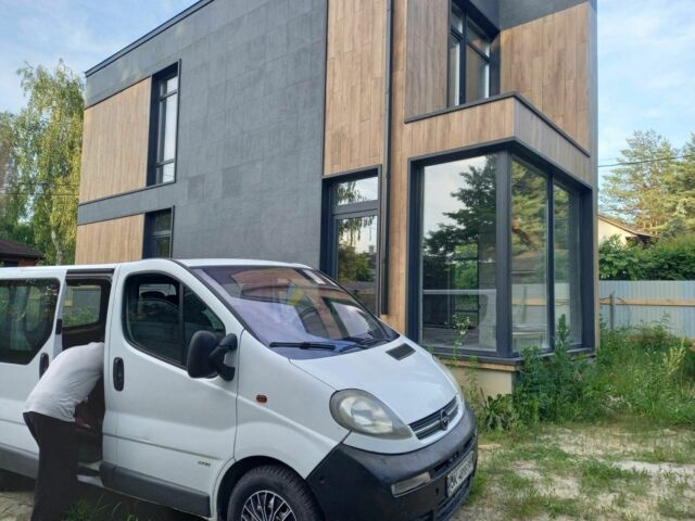 Белый Опель Виваро, объемом двигателя 1.9 л и пробегом 250 тыс. км за 4999 $, фото 1 на Automoto.ua