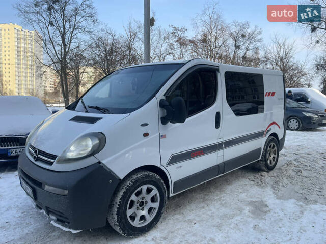 Белый Опель Виваро, объемом двигателя 1.9 л и пробегом 357 тыс. км за 6700 $, фото 1 на Automoto.ua